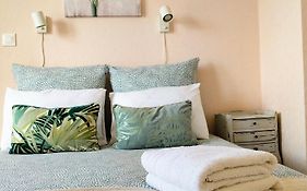 Bel Appartement Refait A Neuf, Calme Et Ensoleille